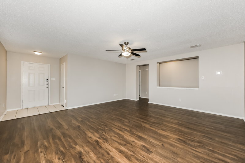 1,850/Mo, 249 Heritage Drive Crowley, TX 76036 Living Room View
