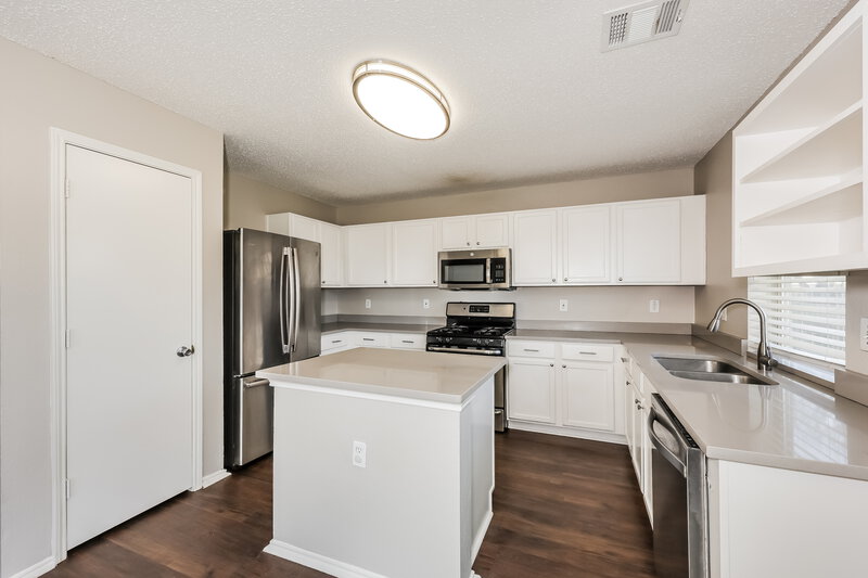 1,850/Mo, 249 Heritage Drive Crowley, TX 76036 Kitchen View