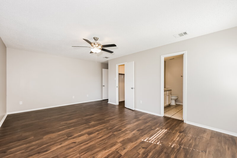 1,850/Mo, 249 Heritage Drive Crowley, TX 76036 Main Bedroom View 2