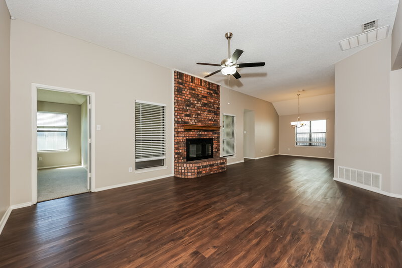 2,085/Mo, 812 Ironsides Ln Blue Mound, TX 76131 Living Room View 2