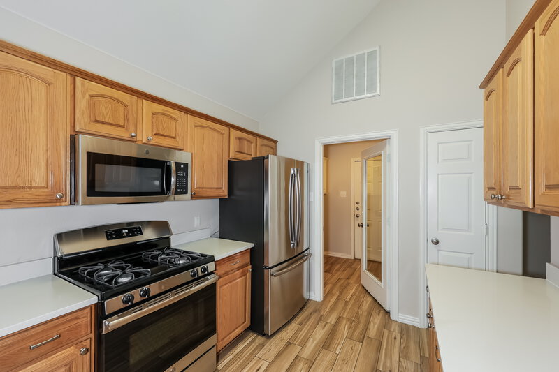 2,035/Mo, 316 Willow St Crowley, TX 76036 Kitchen View 2
