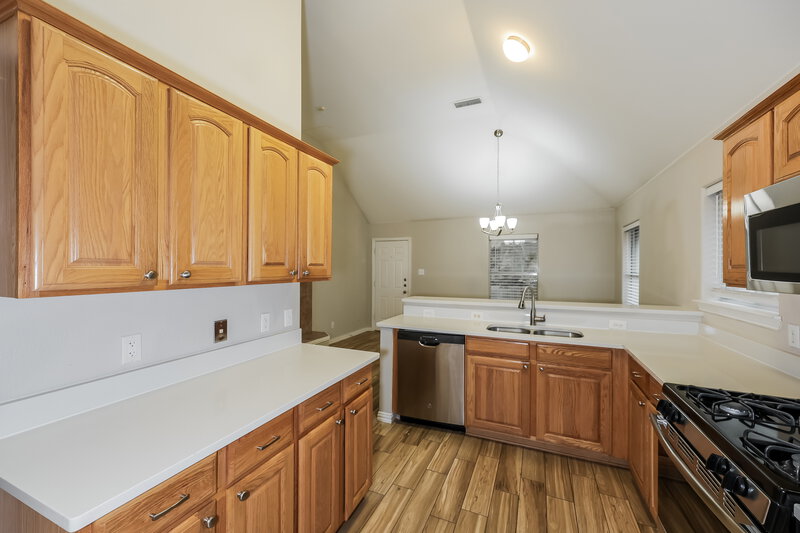 2,035/Mo, 316 Willow St Crowley, TX 76036 Kitchen View 3