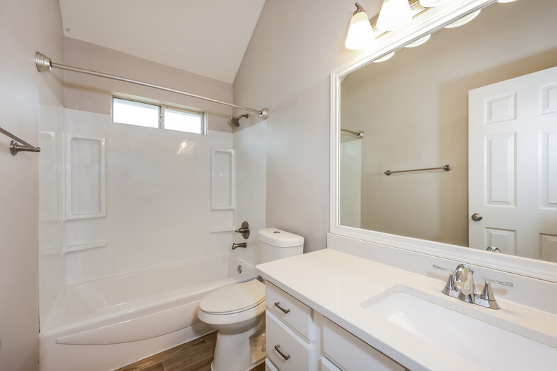2,035/Mo, 316 Willow St Crowley, TX 76036 Bathroom View
