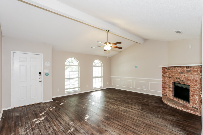 2,160/Mo, 603 Hollyberry Dr Mansfield, TX 76063 Living Room View
