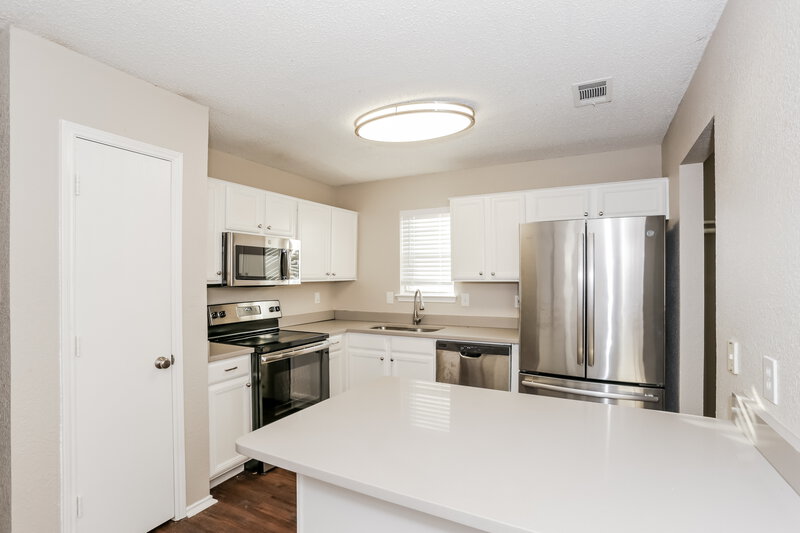 2,160/Mo, 603 Hollyberry Dr Mansfield, TX 76063 Kitchen View 2