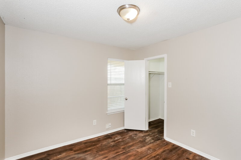 2,160/Mo, 603 Hollyberry Dr Mansfield, TX 76063 Bedroom View