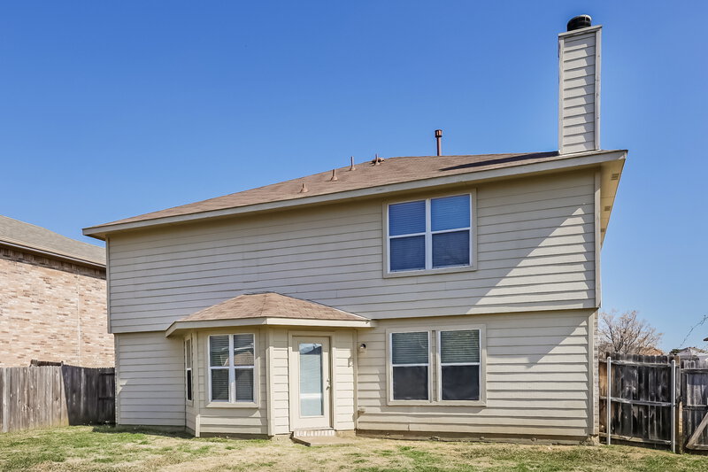 2,858/Mo, 7024 Lake Jackson Dr Arlington, TX 76002 Rear View