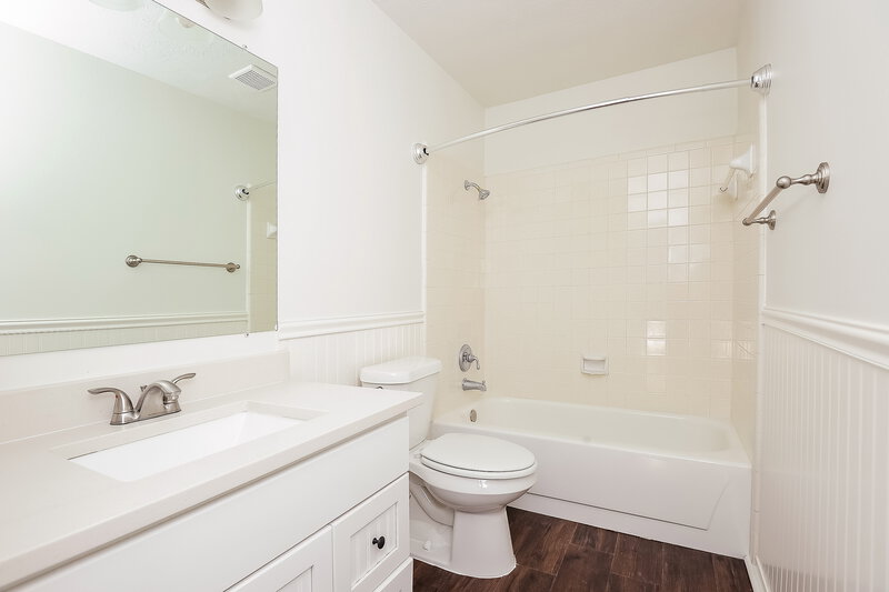 2,225/Mo, 5506 Marquette St Arlington, TX 76018 Bathroom View