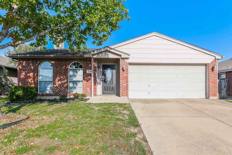 2,060/Mo, 2729 Yoakum St Fort Worth, TX 76108 External View