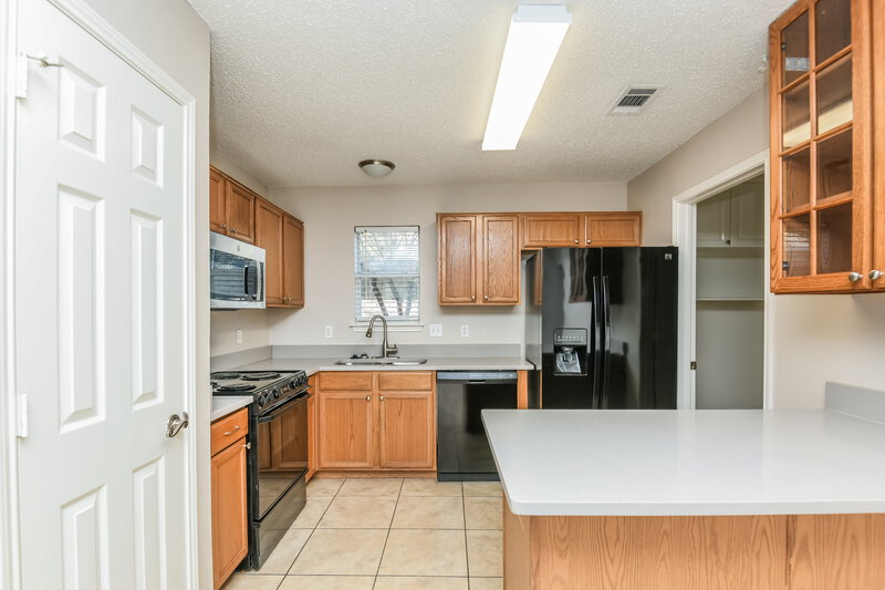 2,060/Mo, 2729 Yoakum St Fort Worth, TX 76108 Kitchen View