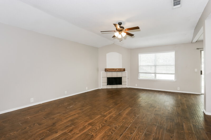 2,020/Mo, 100 Walnut Dr Seagoville, TX 75159 Living Room View