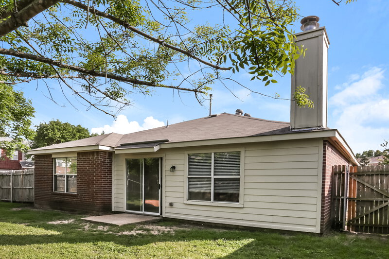 2,020/Mo, 100 Walnut Dr Seagoville, TX 75159 Rear View