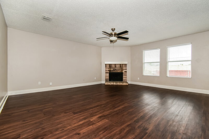1,855/Mo, 1476 Hickory Creek Ln Rockwall, TX 75032 Living Room View