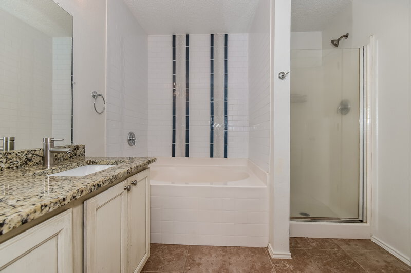 1,855/Mo, 1476 Hickory Creek Ln Rockwall, TX 75032 Main Bathroom View
