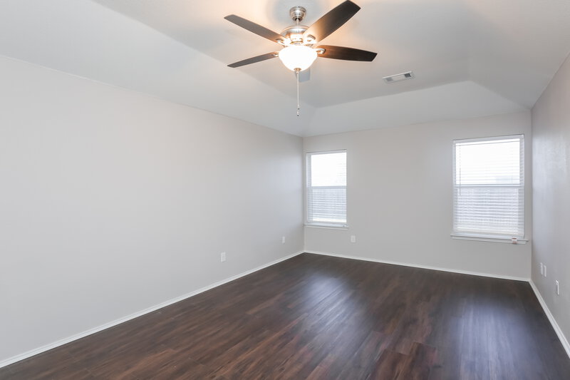 2,285/Mo, 1217 Rio Verde Drive DeSoto, TX 75115 Master Bedroom View 3