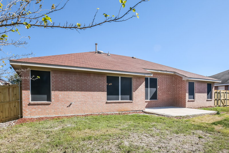 2,285/Mo, 1217 Rio Verde Drive DeSoto, TX 75115 Rear View