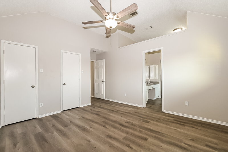 2,025/Mo, 1738 Doubletree Dr Mesquite, TX 75149 Main Bedroom View 2