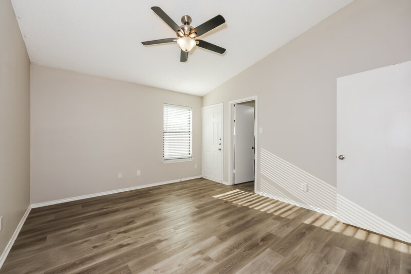 2,125/Mo, 4601 Fernwood Dr Arlington, TX 76001 Main Bedroom View