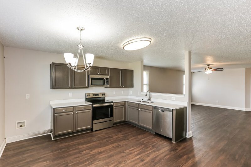 2,440/Mo, 3528 Quannah Dr Grand Prairie, TX 75052 Kitchen View 2