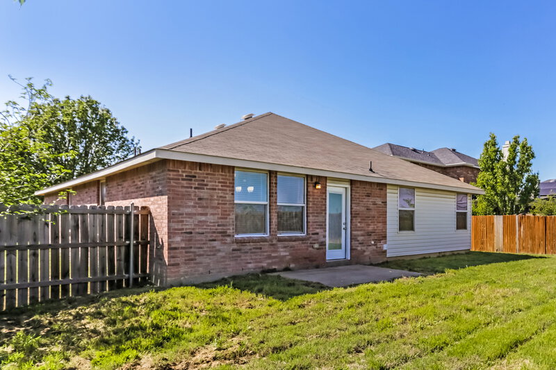 2,440/Mo, 3528 Quannah Dr Grand Prairie, TX 75052 Rear View 2