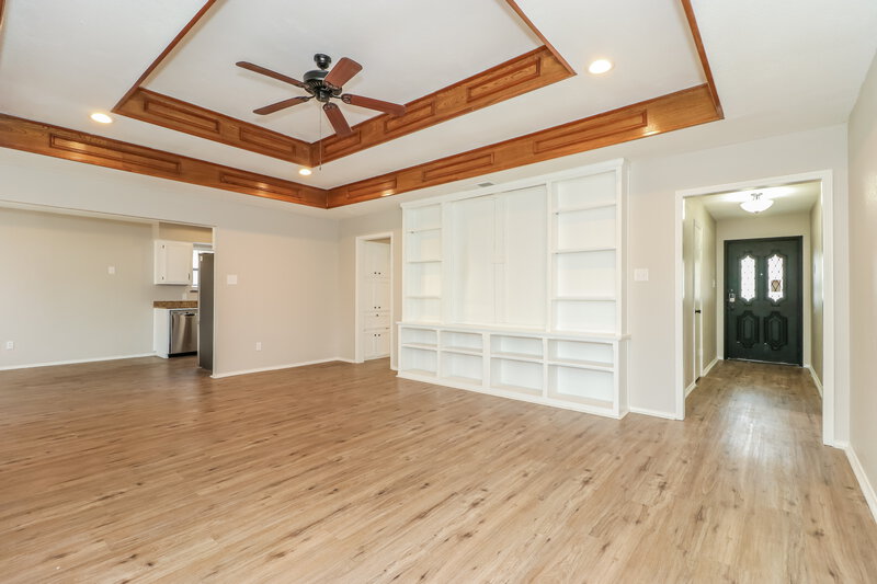 2,160/Mo, 5118 El Rancho Ct Arlington, TX 76017 Living Room View 2