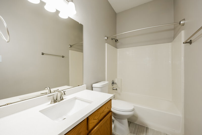 1,890/Mo, 2133 Acorn Grove Mesquite, TX 75181 Bathroom View