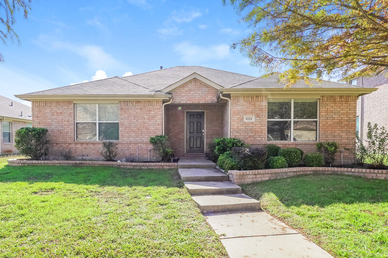 2,340/Mo, 1222 Alhambra Dr Lancaster, TX 75146 External View