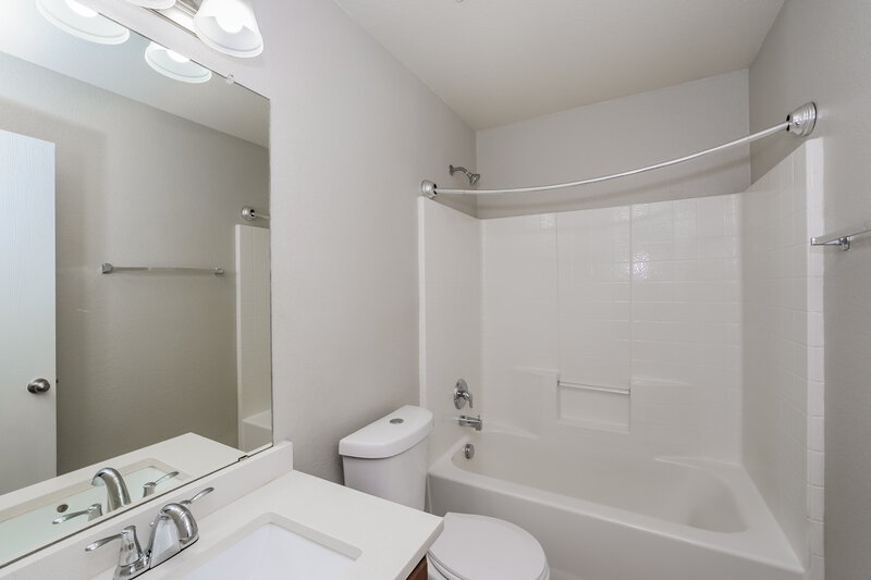 2,340/Mo, 1222 Alhambra Dr Lancaster, TX 75146 Bathroom View