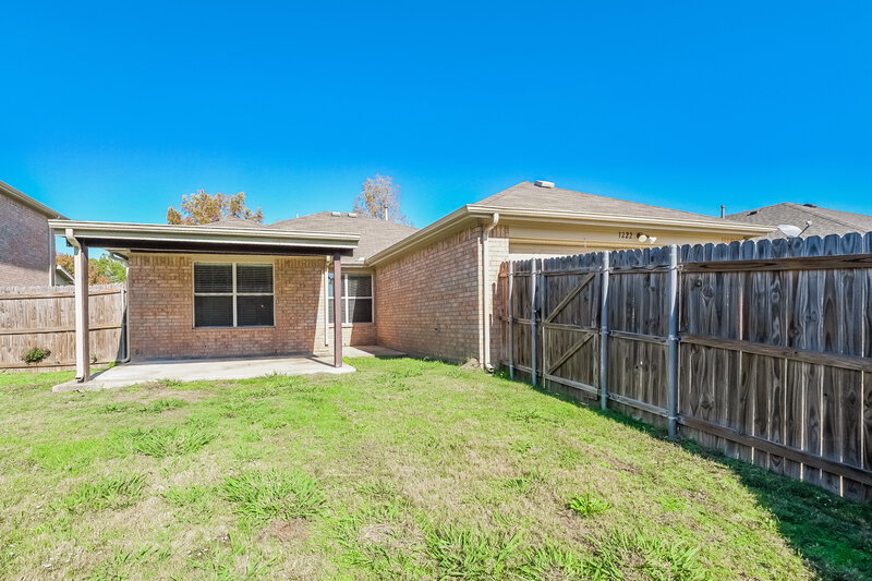 2,340/Mo, 1222 Alhambra Dr Lancaster, TX 75146 Rear View