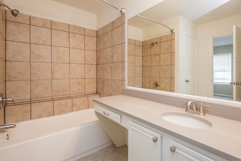 2,215/Mo, 718 Azalea Lane Cedar Hill, TX 75104 Master Bathroom View