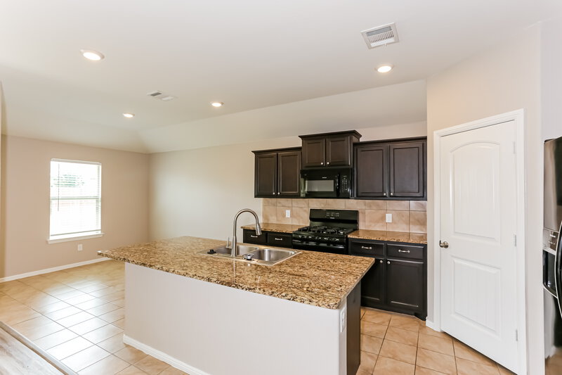 2,065/Mo, 836 Watson Way Crowley, TX 76036 Kitchen View 3