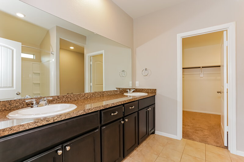 2,065/Mo, 836 Watson Way Crowley, TX 76036 Main Bathroom View