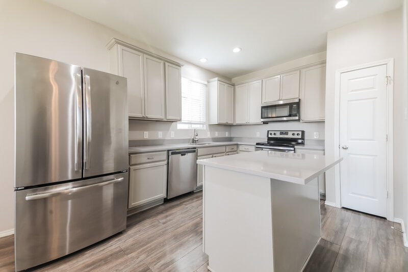 2,115/Mo, 1724 Gayla Creek Dr Little Elm, TX 75068 Kitchen View