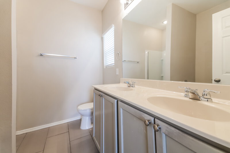 2,115/Mo, 1724 Gayla Creek Dr Little Elm, TX 75068 Main Bathroom View