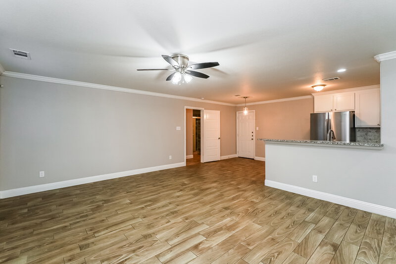 1,845/Mo, 10540 Wild Oak Dr Fort Worth, TX 76140 Living Room View 2