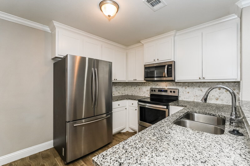 1,845/Mo, 10540 Wild Oak Dr Fort Worth, TX 76140 Kitchen View