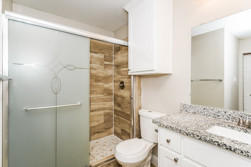 1,845/Mo, 10540 Wild Oak Dr Fort Worth, TX 76140 Bathroom View