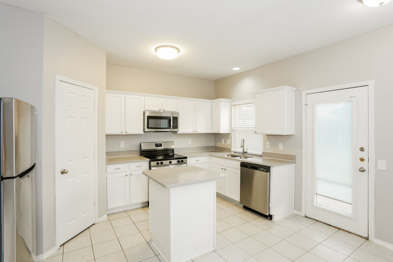 2,155/Mo, 8212 French Quarter Ln Fort Worth, TX 76123 Kitchen View