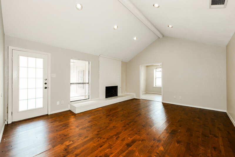 2,450/Mo, 904 Fairfield Ln Flower Mound, TX 75028 Living Room View