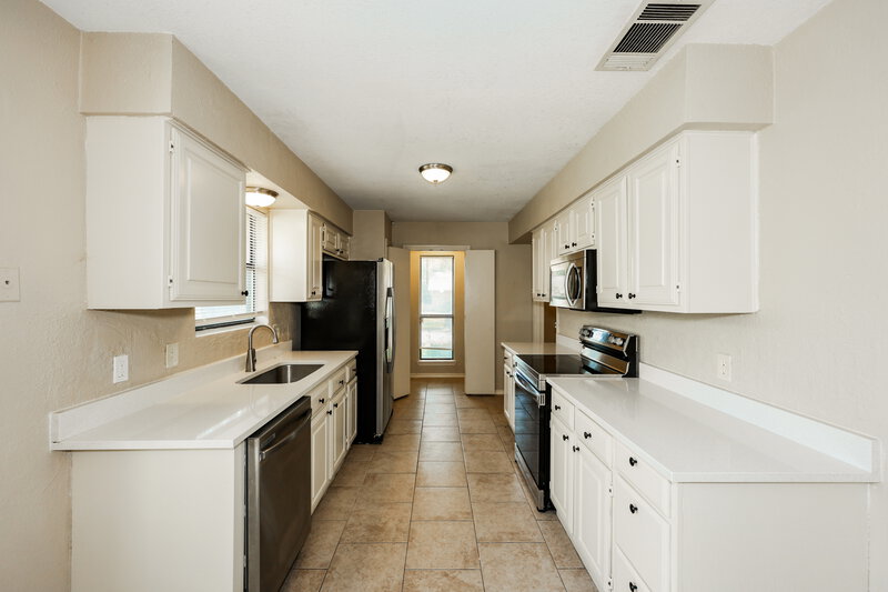 2,450/Mo, 904 Fairfield Ln Flower Mound, TX 75028 Kitchen View