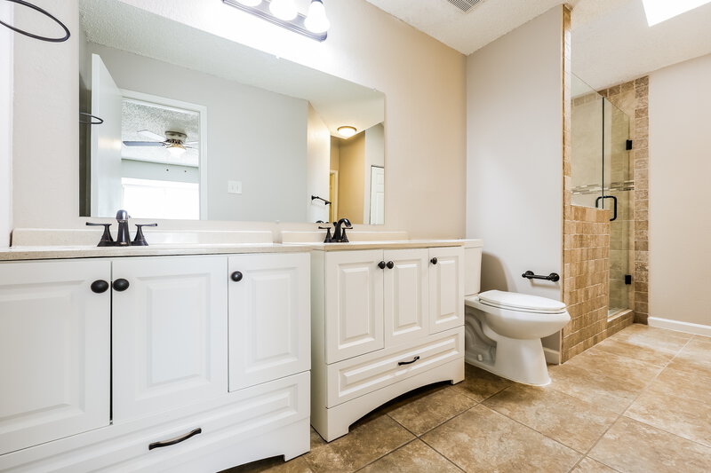 2,205/Mo, 8500 Charleston Avenue Fort Worth, TX 76123 Main Bathroom View