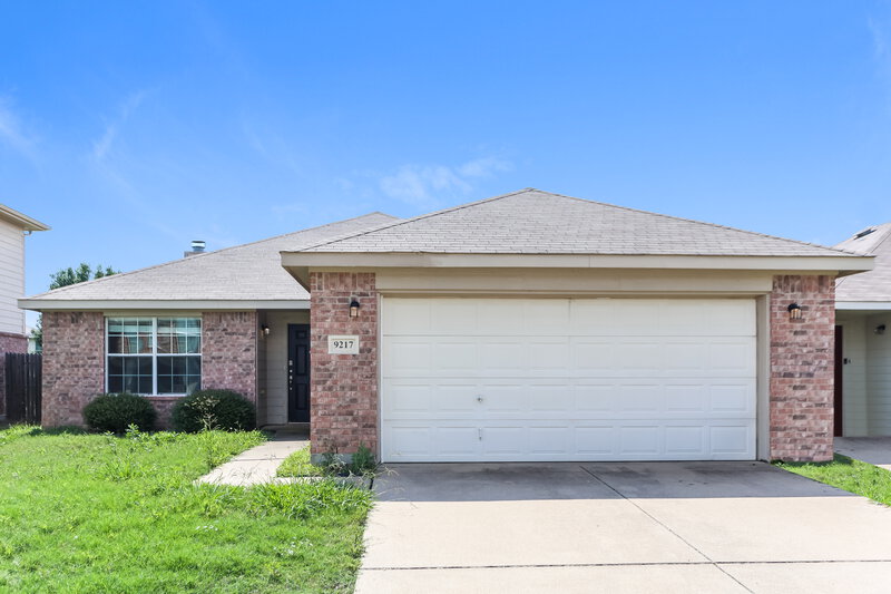 1,995/Mo, 9217 Saint Martin Rd Fort Worth, TX 76123 External View