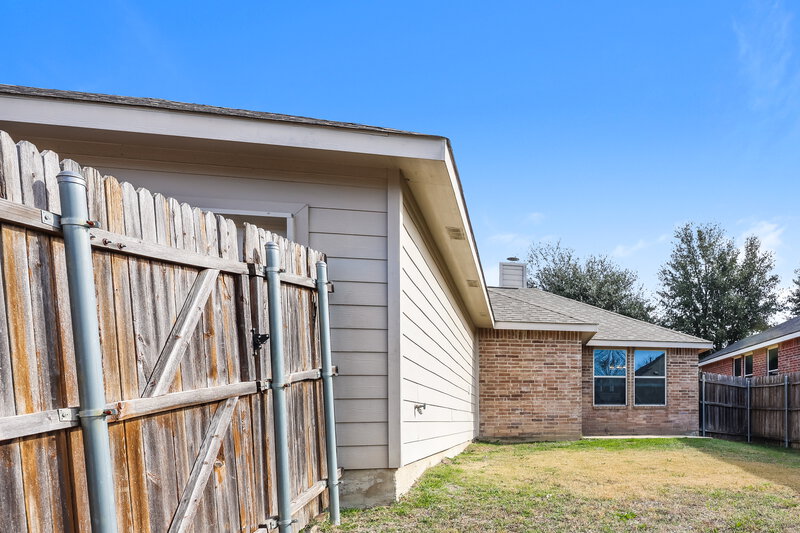 2,095/Mo, 2021 Bentwood Dr Glenn Heights, TX 75154 Rear View 2