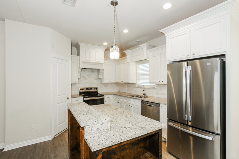 2,430/Mo, 1314 Roan Dr Lancaster, TX 75134 Kitchen View