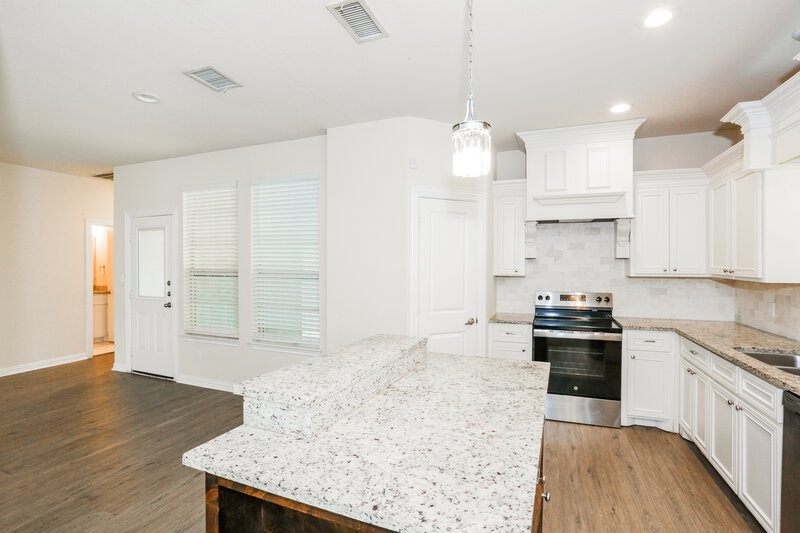 2,430/Mo, 1314 Roan Dr Lancaster, TX 75134 Kitchen View 2