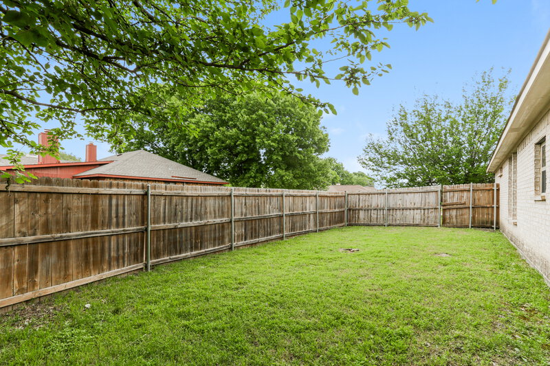 2,430/Mo, 1314 Roan Dr Lancaster, TX 75134 Rear View