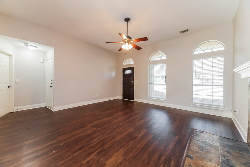 1,965/Mo, 423 Trout St Rockwall, TX 75032 Living Room View 4