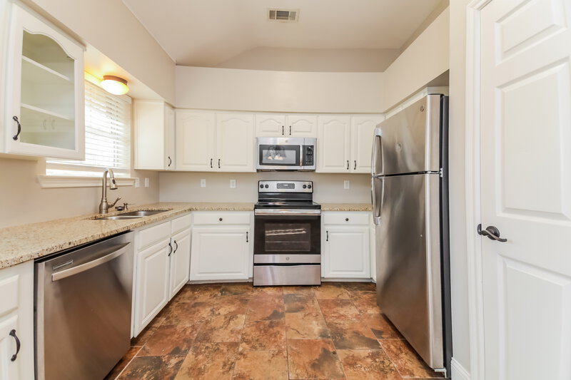 1,965/Mo, 423 Trout St Rockwall, TX 75032 Kitchen View