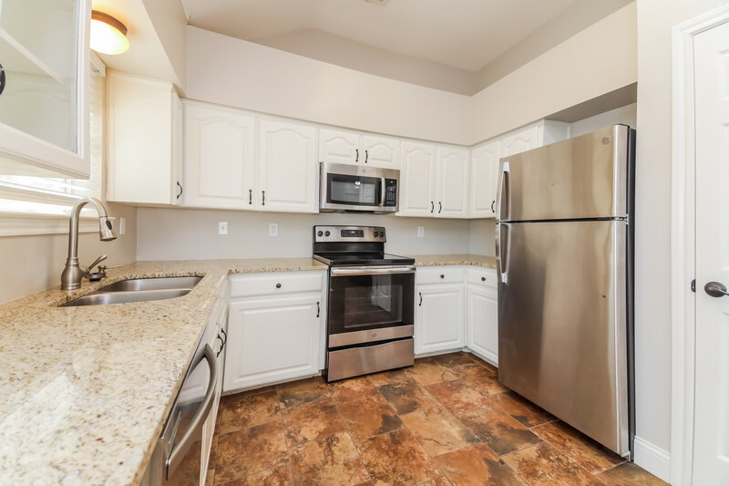 1,965/Mo, 423 Trout St Rockwall, TX 75032 Kitchen View 2