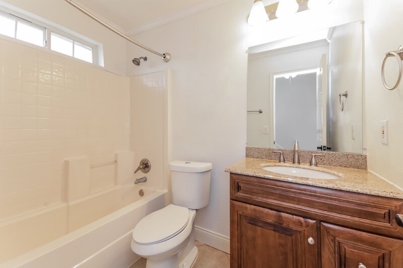 1,965/Mo, 423 Trout St Rockwall, TX 75032 Main Bathroom View